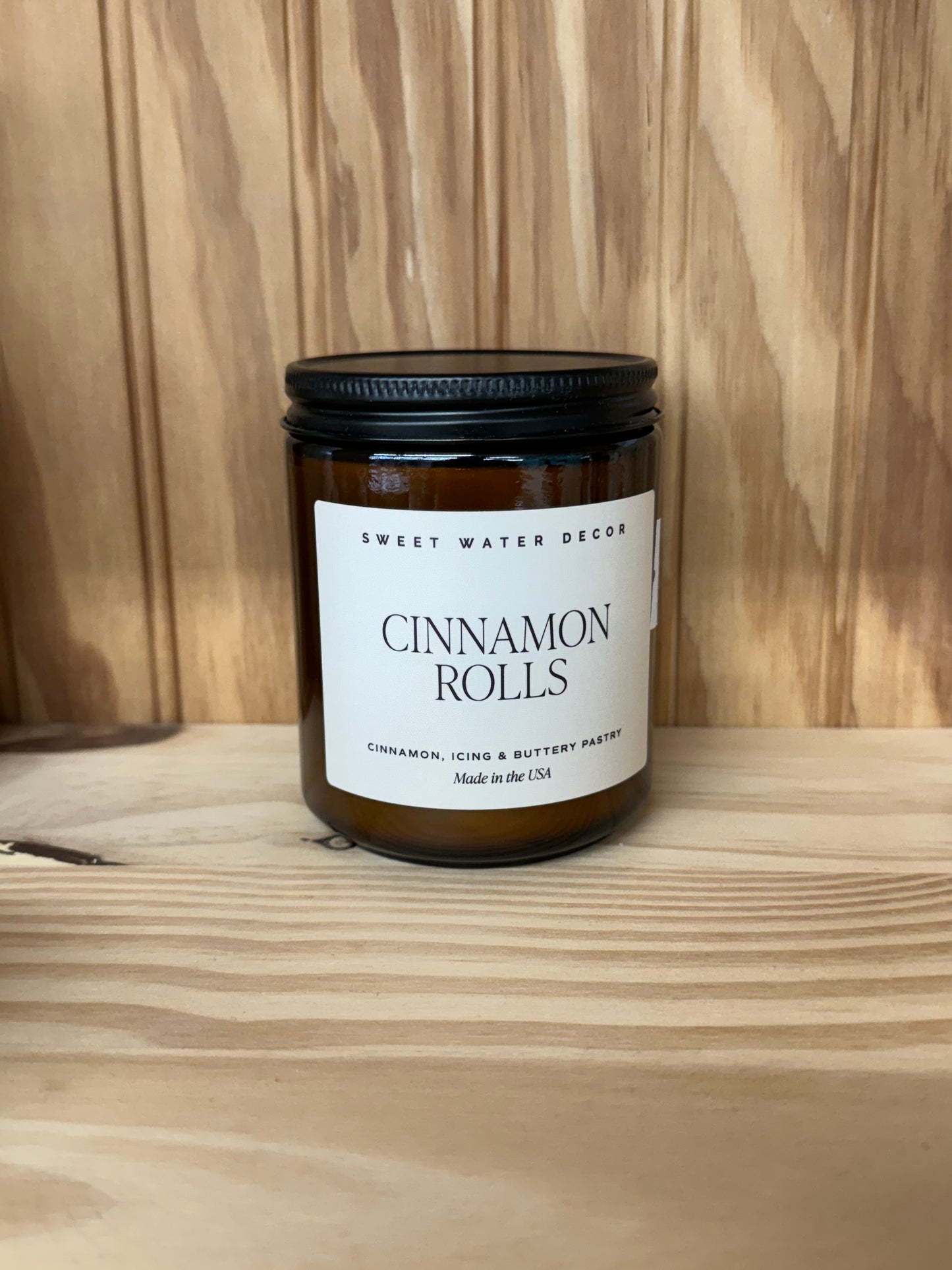 Cinnamon roll soy wax candle